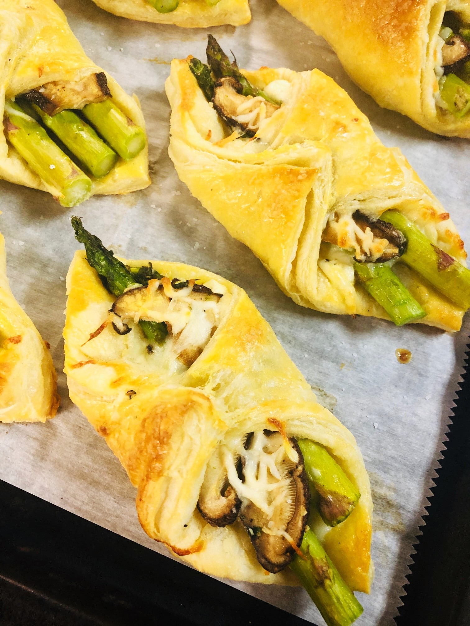 Asparagus And Mushroom Puff Pastry Bundles Cooks Well With Others