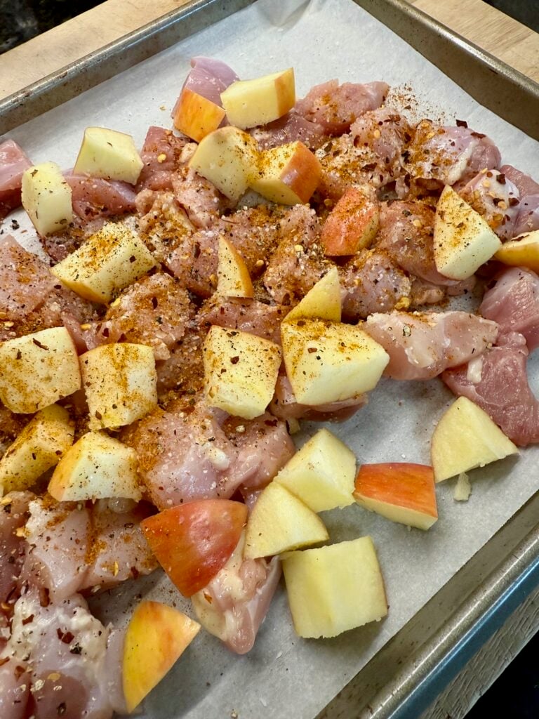 seasoned chicken and apples before cooking