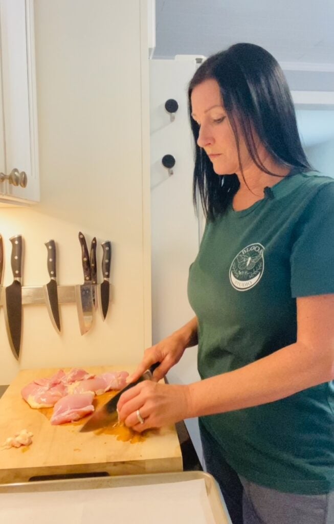 dicing chicken thighs